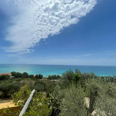 Yellow House Apartment Licata