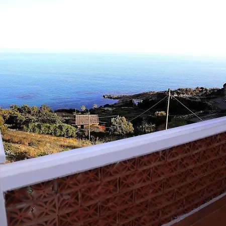 Yellow House Licata
